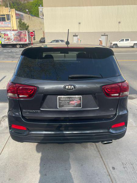 2019 Kia Sorento 3.3L LX