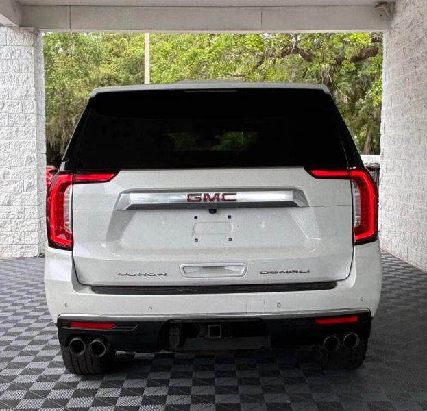2022 GMC Yukon 4WD Denali