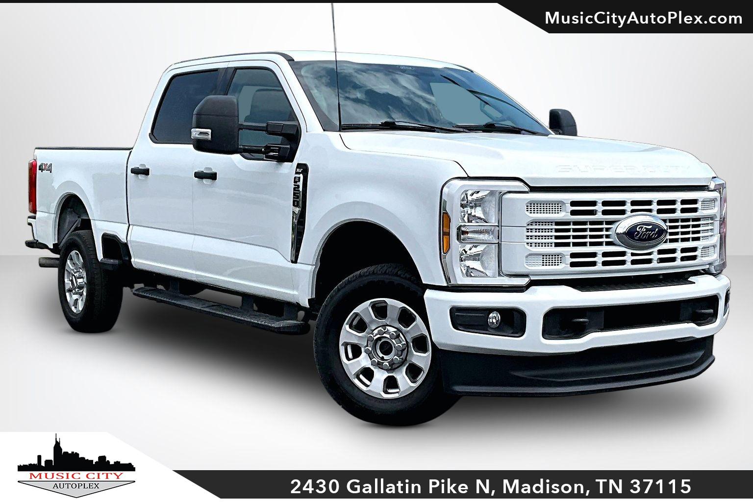 OXFORD WHITE 2024 Ford F-250 Super Duty XLT SuperCab 4WD Pickup Truck Four-Wheel Drive Automatic