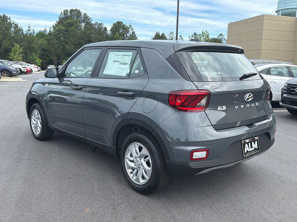 New 2026 Gray HYUNDAI SE image 4