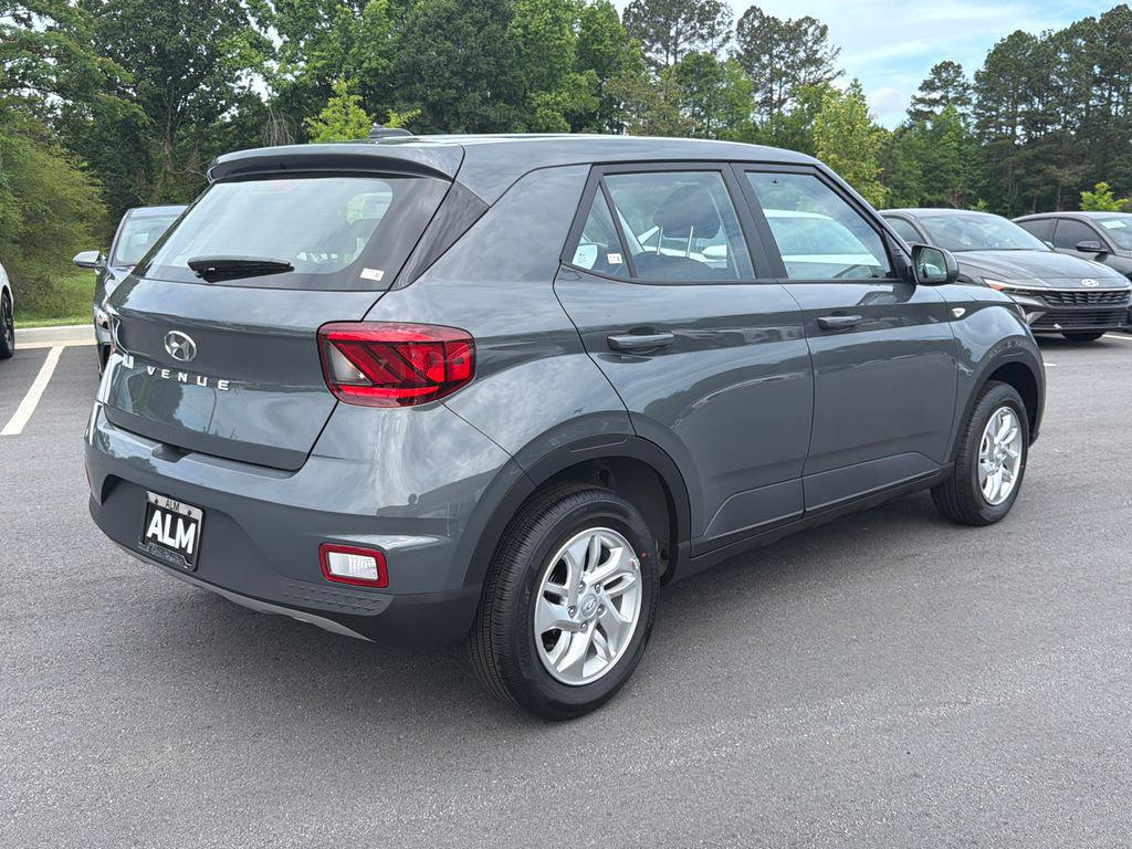 New 2026 Gray HYUNDAI SE image 6