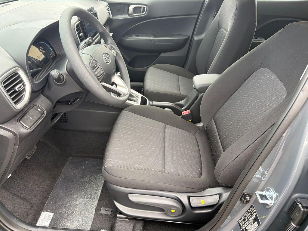 New 2026 Gray HYUNDAI SE image 10