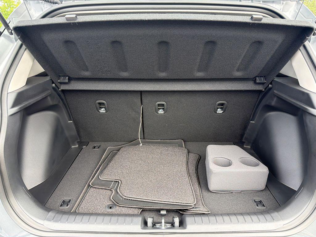 New 2026 Gray HYUNDAI SE image 19