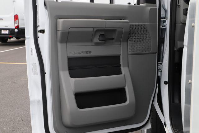 2027 Ford E-Series Cutaway Base