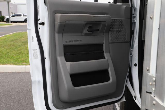 2027 Ford E-Series Cutaway Base