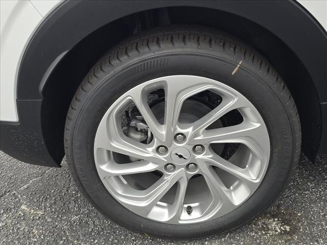 2027 Chevrolet Bolt LT FWD