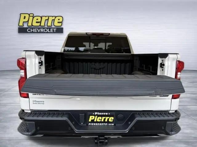 2026 Chevrolet Silverado 1500 4WD Crew Cab Short Bed ZR2