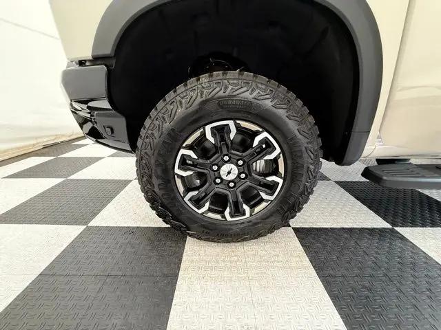 2026 Chevrolet Silverado 1500 4WD Crew Cab Short Bed ZR2