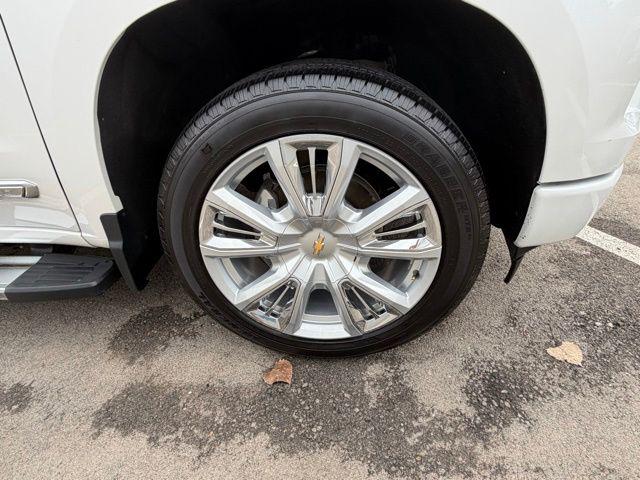 2023 Chevrolet Silverado 1500 4WD Crew Cab Short Bed High Country