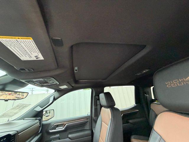 2023 Chevrolet Silverado 1500 4WD Crew Cab Short Bed High Country