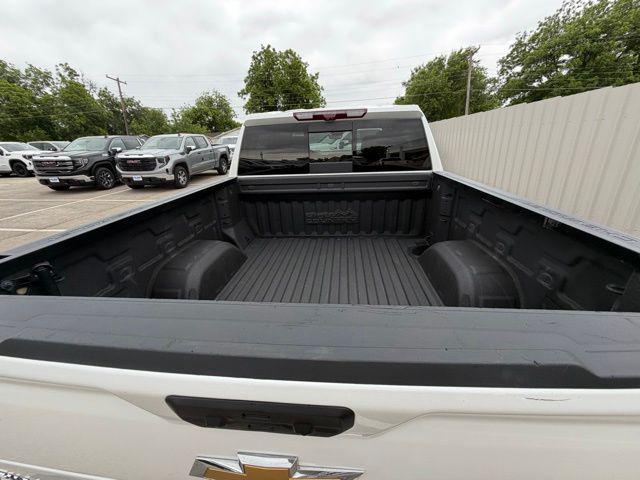 2023 Chevrolet Silverado 1500 4WD Crew Cab Short Bed High Country
