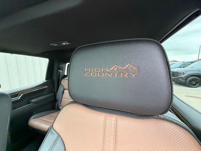2023 Chevrolet Silverado 1500 4WD Crew Cab Short Bed High Country