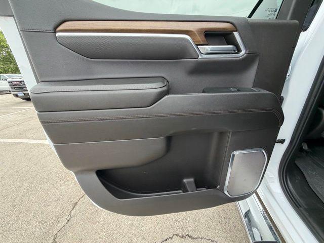 2023 Chevrolet Silverado 1500 4WD Crew Cab Short Bed High Country