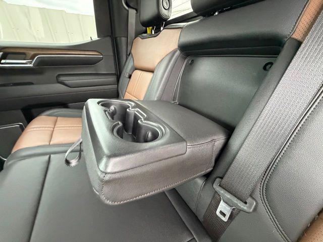 2023 Chevrolet Silverado 1500 4WD Crew Cab Short Bed High Country