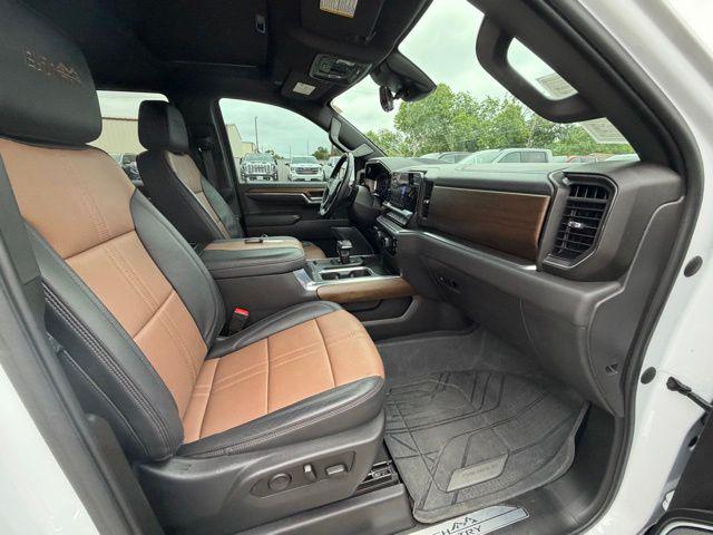 2023 Chevrolet Silverado 1500 4WD Crew Cab Short Bed High Country