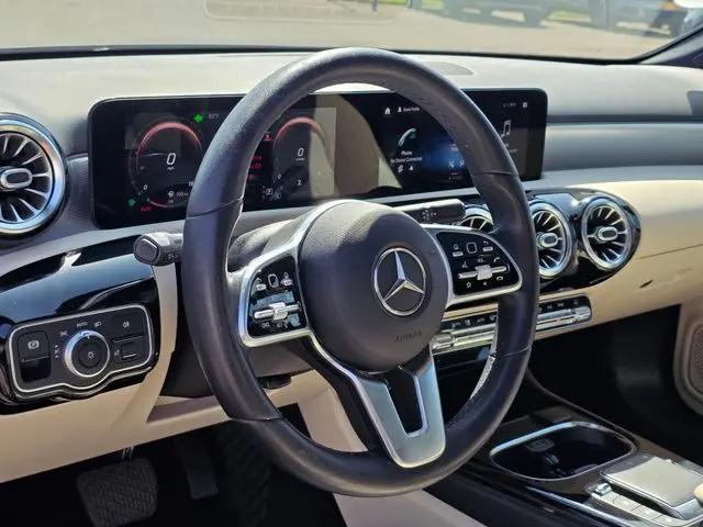 2021 Mercedes-Benz A 220 A 220