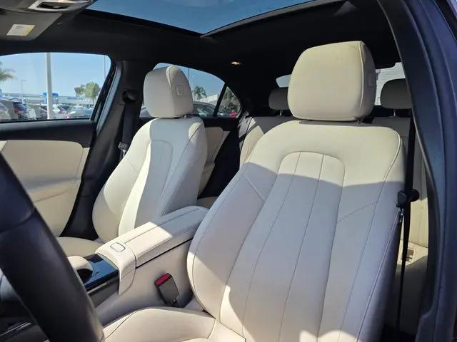 2021 Mercedes-Benz A 220 A 220