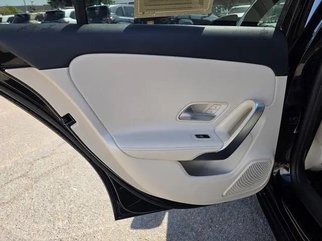 2021 Mercedes-Benz A 220 A 220