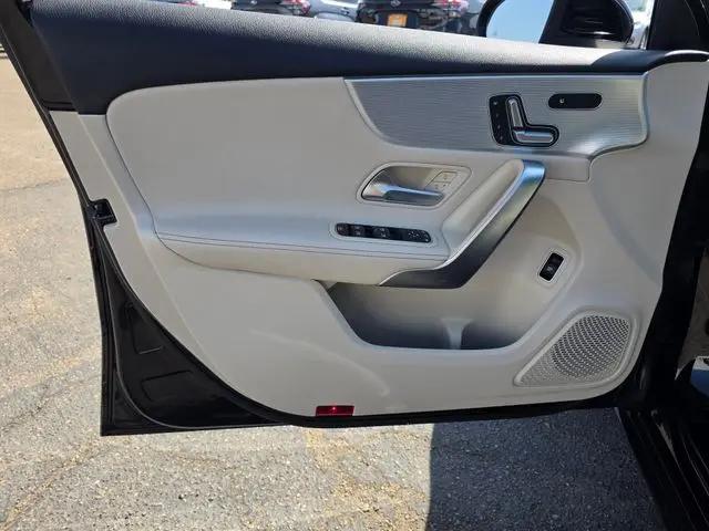 2021 Mercedes-Benz A 220 A 220