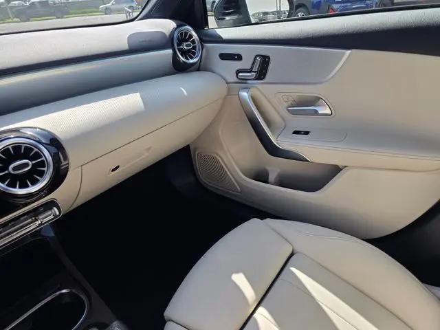 2021 Mercedes-Benz A 220 A 220