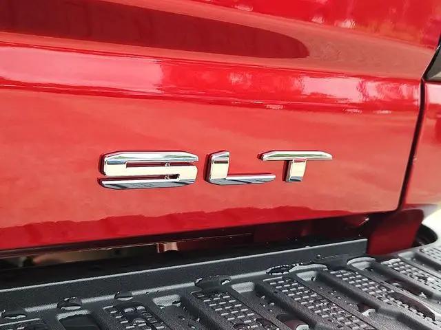 2026 GMC Sierra 2500HD Crew Cab, Standard Bed, SLT, 4WD