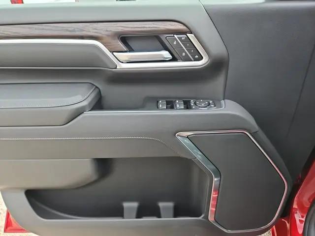 2026 GMC Sierra 2500HD Crew Cab, Standard Bed, SLT, 4WD