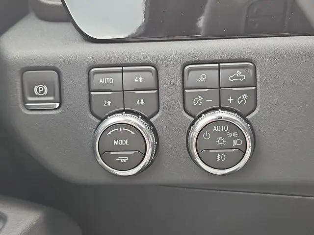 2026 GMC Sierra 2500HD Crew Cab, Standard Bed, SLT, 4WD