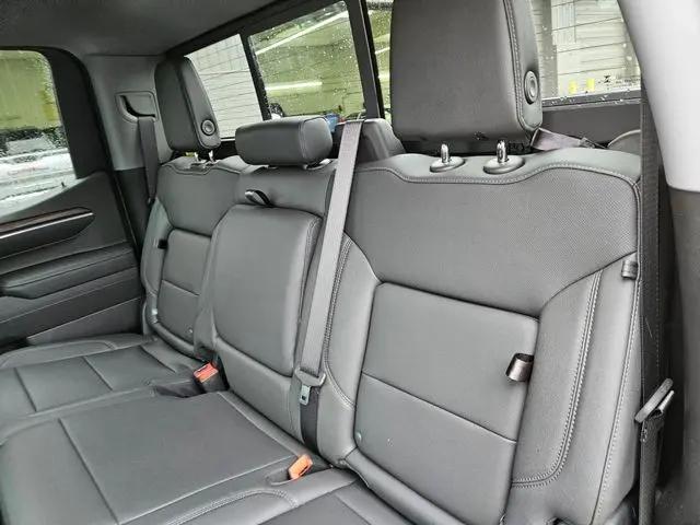 2026 GMC Sierra 1500 Crew Cab, Standard Bed, SLT, 4WD