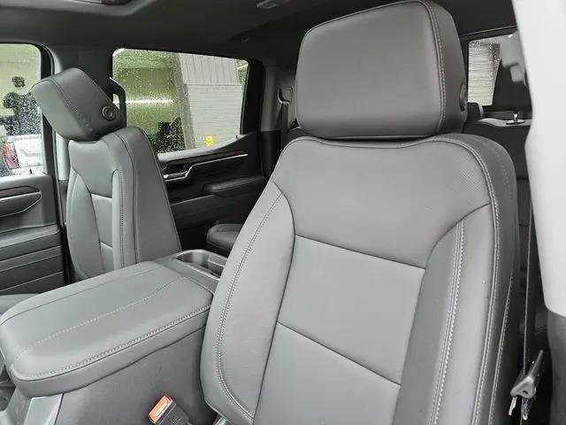 2026 GMC Sierra 1500 Crew Cab, Standard Bed, SLT, 4WD