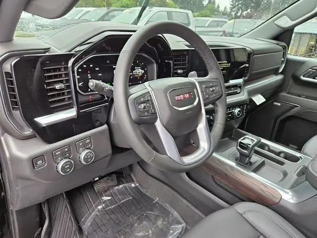 2026 GMC Sierra 1500 Crew Cab, Standard Bed, SLT, 4WD