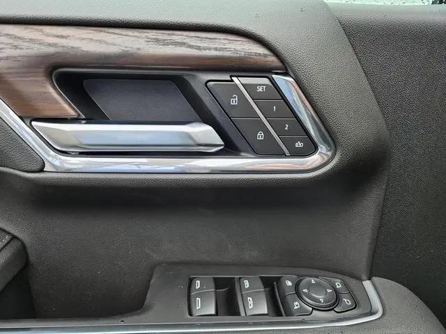 2026 GMC Sierra 1500 Crew Cab, Standard Bed, SLT, 4WD