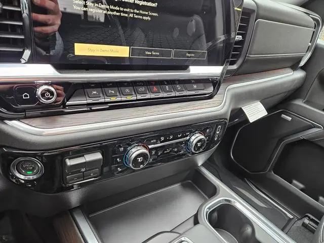 2026 GMC Sierra 1500 Crew Cab, Standard Bed, SLT, 4WD