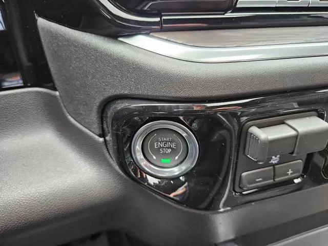 2026 GMC Sierra 1500 Crew Cab, Standard Bed, SLT, 4WD