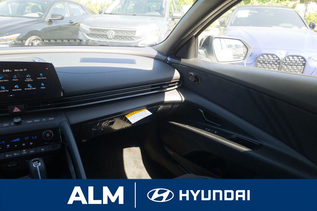New 2026 White HYUNDAI Sedan image 19