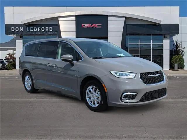 2023 Chrysler Pacifica Touring L for sale in Cleveland, TN
