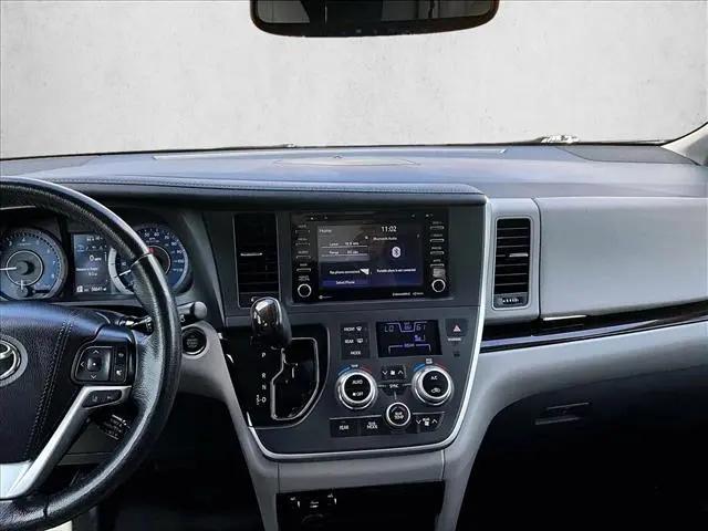 2020 Toyota Sienna XLE