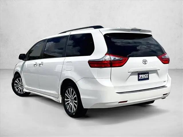 2020 Toyota Sienna XLE