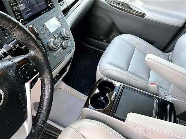 2020 Toyota Sienna XLE