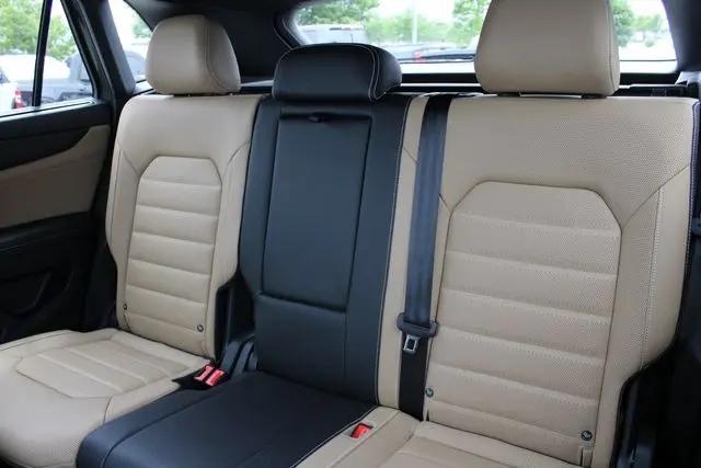 2026 Volkswagen Atlas Cross Sport SEL R-Line Black