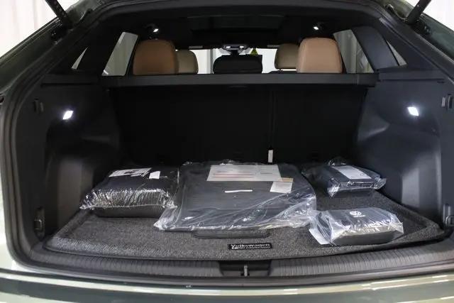 2026 Volkswagen Atlas Cross Sport SEL R-Line Black