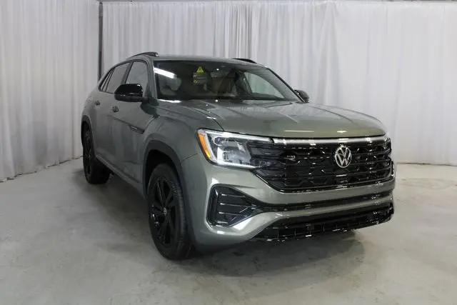 2026 Volkswagen Atlas Cross Sport SEL R-Line Black