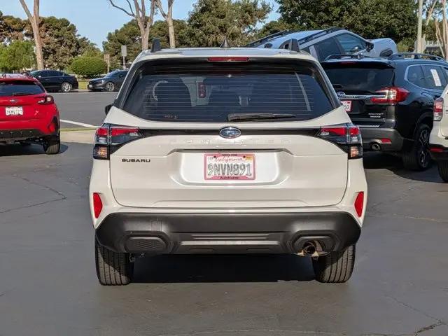 2025 Subaru Forester Base