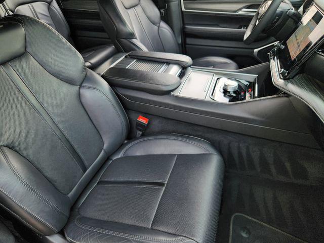 2024 Jeep Wagoneer Series II 4x2