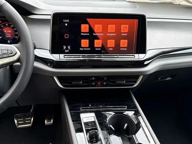 2026 Volkswagen Atlas Peak Edition