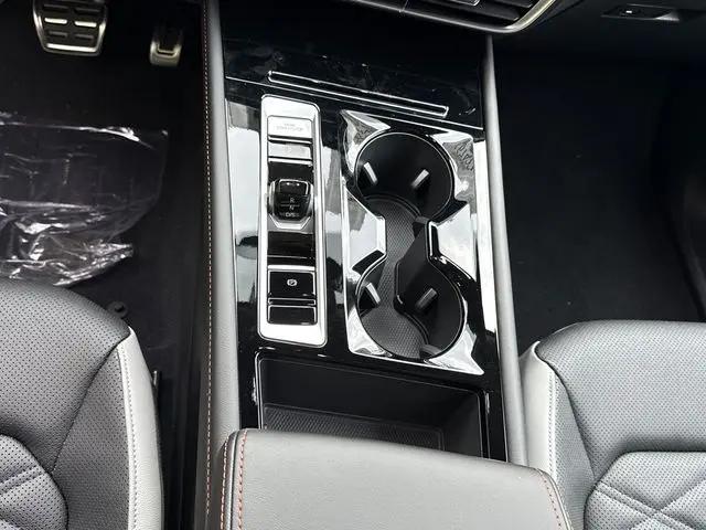 2026 Volkswagen Atlas Peak Edition