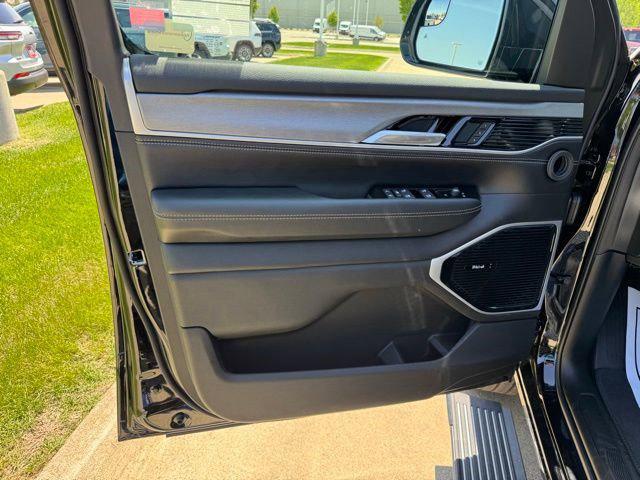 2026 Jeep Grand Wagoneer L Limited Reserve 4x4