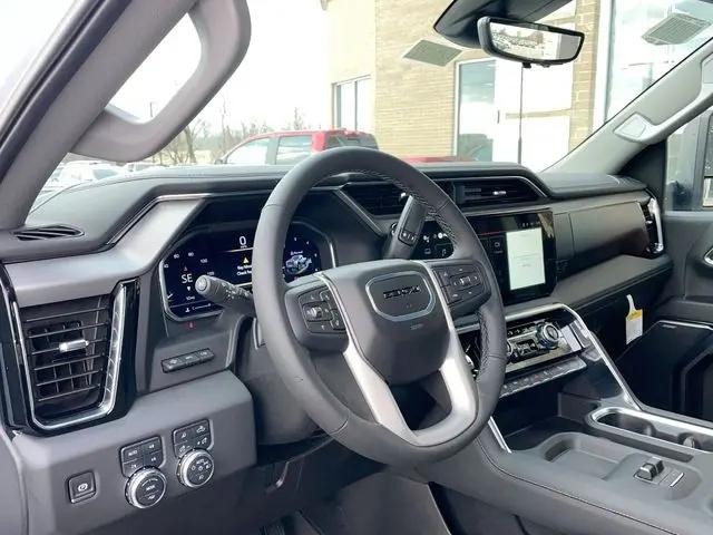 2024 GMC Sierra 2500HD 4WD Crew Cab Standard Bed Denali