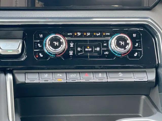 2024 GMC Sierra 2500HD 4WD Crew Cab Standard Bed Denali