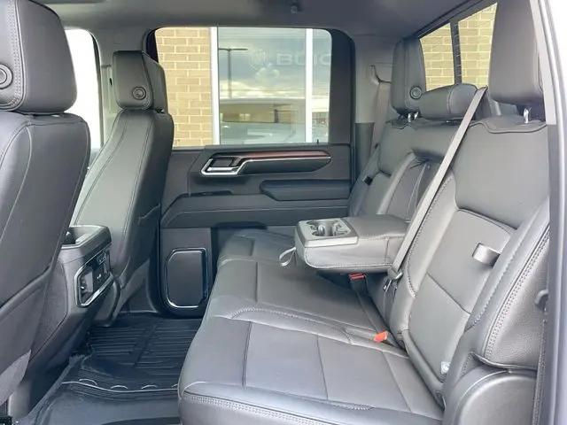 2024 GMC Sierra 2500HD 4WD Crew Cab Standard Bed Denali