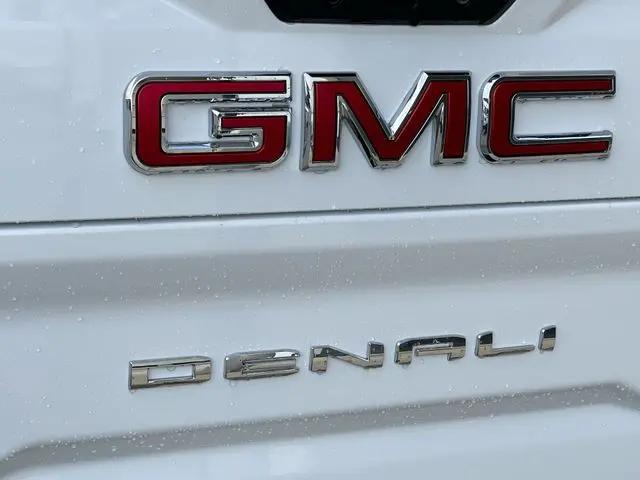 2024 GMC Sierra 2500HD 4WD Crew Cab Standard Bed Denali